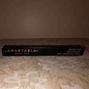 Anastasia Beverly Hills Brow Wiz in Dark Brown